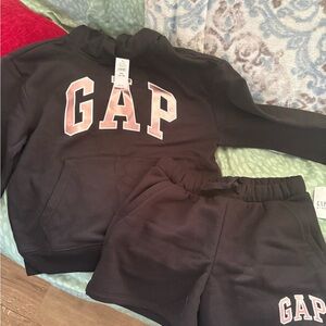 GAP Black Casual Hoodie and Shorts